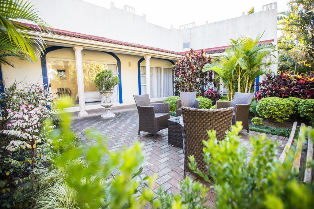 Santorini Guesthouse East London Εξωτερικό φωτογραφία